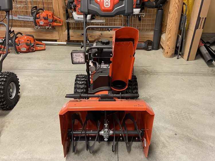 HUSQVARNA ST224