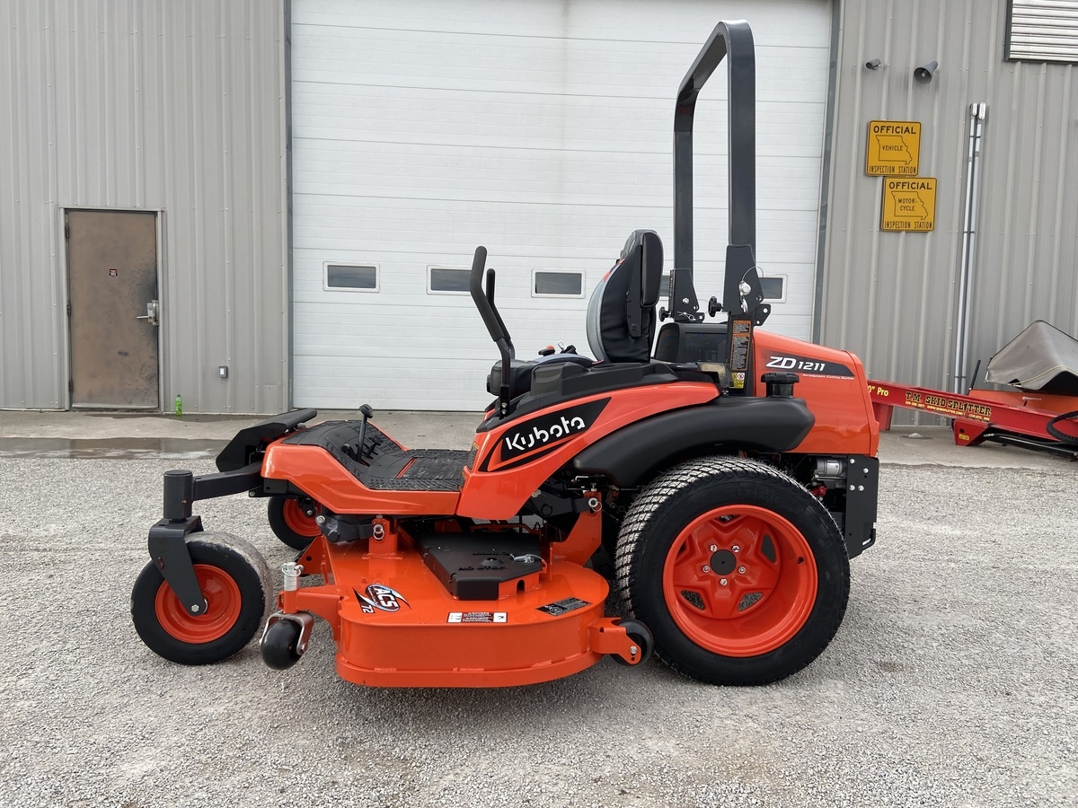 KUBOTA ZD1211L-3-72 - Marshall Service Company